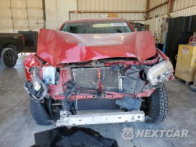 Piąte zdjęcie samochodu w środku: 2019 TOYOTA TACOMA SR VIN:5TFAX5GN5KX160500 - miniatura