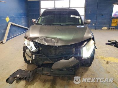 Piąte zdjęcie samochodu w środku: 2014 NISSAN ROGUE S VIN:5N1AT2MVXEC872779 - miniatura