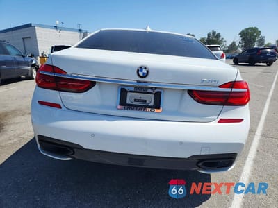 Zdjęcie 6 z 12 samochodu: 2019 BMW 740 I VIN:WBA7E2C55KB217440 - miniatura