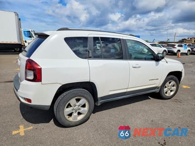 Trzecie zdjęcie samochodu z tyłu: 2014 JEEP COMPASS SPORT VIN:1C4NJCBA3ED709211 - miniatura