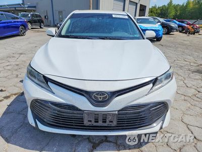Piąte zdjęcie samochodu w środku: 2019 TOYOTA CAMRY LE VIN:4T1B11HK9KU822465 - miniatura