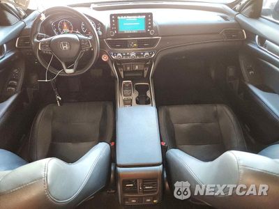 Zdjęcie 8 z 12 samochodu: 2019 HONDA ACCORD TOURING VIN:1HGCV2F97KA005257 - miniatura