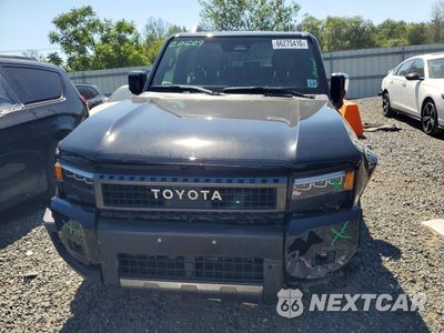 Piąte zdjęcie samochodu w środku: 2025 TOYOTA LAND CRUISER BASE VIN:JTEABFAJ6SK045715 - miniatura