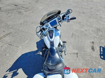 Zdjęcie 6 z 9 samochodu: 2017 INDIAN CHIEFTAIN VIN:56KTCAAA8H3355522 - miniatura