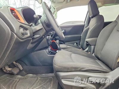 Zdjęcie 7 z 12 samochodu: 2019 JEEP RENEGADE SPORT VIN:ZACNJBAB5KPK54280 - miniatura