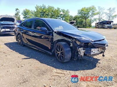 Czwarte zdjęcie samochodu z boku: 2023 TOYOTA CAMRY HYBRID SE VIN:4T1S31AK0PU053043 - miniatura