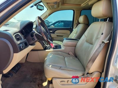Zdjęcie 9 z 15 samochodu: 2011 GMC YUKON DENALI VIN:1GKS2EEF6BR202874 - miniatura