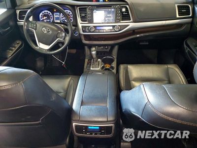 Zdjęcie 8 z 13 samochodu: 2019 TOYOTA HIGHLANDER XLE VIN:5TDJZRFHXKS592650 - miniatura
