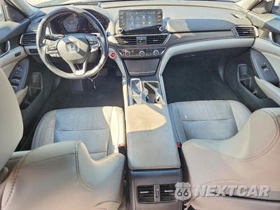 Zdjęcie 8 z 12 samochodu: 2018 HONDA ACCORD TOURING VIN:1HGCV2F96JA022355 - miniatura