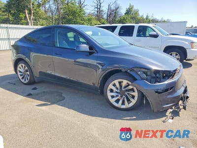 Czwarte zdjęcie samochodu z boku: 2026 TESLA MODEL Y VIN:7SAYGDEE1TA387545 - miniatura