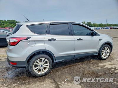 Trzecie zdjęcie samochodu z tyłu: 2018 FORD ESCAPE S VIN:1FMCU0F78JUC47178 - miniatura