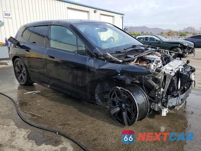 Czwarte zdjęcie samochodu z boku: 2024 BMW IX XDRIVE50 VIN:WB523CF04RCN52035 - miniatura