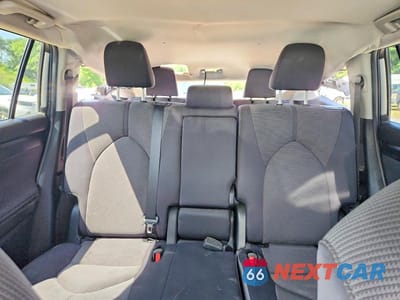 Zdjęcie 10 z 13 samochodu: 2024 TOYOTA HIGHLANDER LE VIN:5TDKDRBH8RS550769 - miniatura
