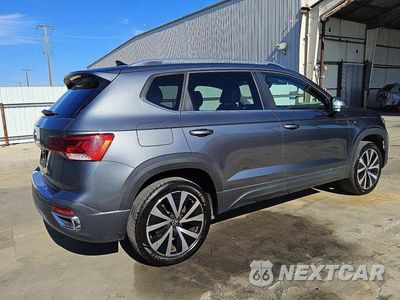 Trzecie zdjęcie samochodu z tyłu: 2024 VOLKSWAGEN TAOS SE VIN:3VVSX7B20RM063543 - miniatura