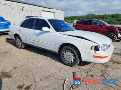 Czwarte zdjęcie samochodu z boku: 1992 TOYOTA CAMRY LE VIN:4T1SK12E4NU066998 - miniatura
