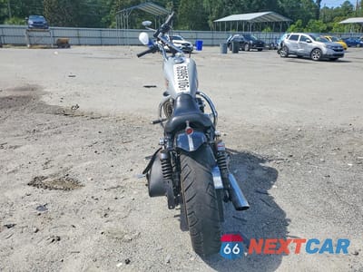 Czwarte zdjęcie samochodu z boku: 2006 HARLEY-DAVIDSON XL883 VIN:1HD4CAM156K411889 - miniatura