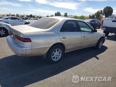 Trzecie zdjęcie samochodu z tyłu: 1998 TOYOTA CAMRY LE VIN:JT2BG22K3W0181840 - miniatura