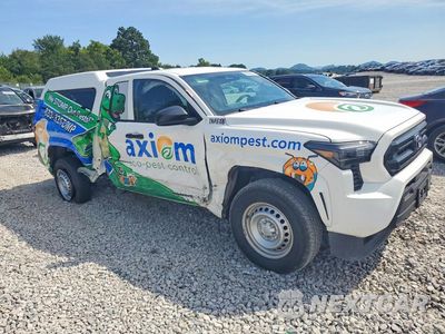 Czwarte zdjęcie samochodu z boku: 2026 TOYOTA TACOMA SR VIN:3TYJDAHN8TT046311 - miniatura