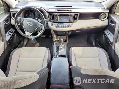 Zdjęcie 8 z 13 samochodu: 2018 TOYOTA RAV4 XLE VIN:JTMRFREV1JJ723575 - miniatura