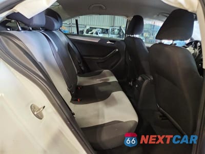 Zdjęcie 10 z 12 samochodu: 2017 VOLKSWAGEN JETTA S VIN:3VW2B7AJ7HM364022 - miniatura