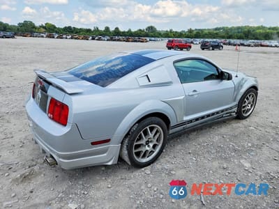 Trzecie zdjęcie samochodu z tyłu: 2006 FORD MUSTANG VIN:1ZVFT80N965164481 - miniatura