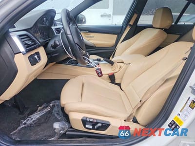 Zdjęcie 7 z 12 samochodu: 2018 BMW 330 XI VIN:WBA8D9C50JEB35793 - miniatura