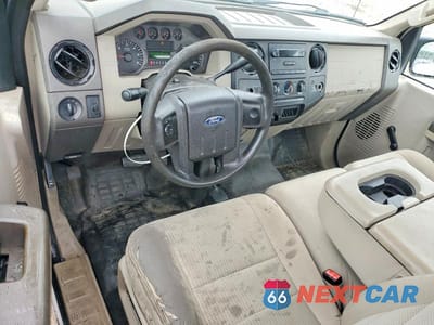 Zdjęcie 8 z 12 samochodu: 2008 FORD F250 SUPER DUTY VIN:1FTNF21568EE40250 - miniatura
