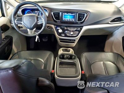 Zdjęcie 8 z 13 samochodu: 2018 CHRYSLER PACIFICA TOURING L VIN:2C4RC1BG1JR103871 - miniatura