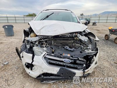 Piąte zdjęcie samochodu w środku: 2017 FORD ESCAPE TITANIUM VIN:1FMCU9J91HUB62576 - miniatura