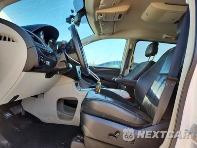 Zdjęcie 7 z 13 samochodu: 2015 CHRYSLER TOWN & COUNTRY TOURING L VIN:2C4RC1CG0FR574478 - miniatura