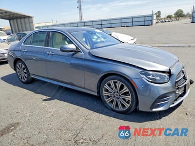 Czwarte zdjęcie samochodu z boku: 2021 MERCEDES-BENZ E 450 4MATIC VIN:W1KZF5KB4MA908569 - miniatura
