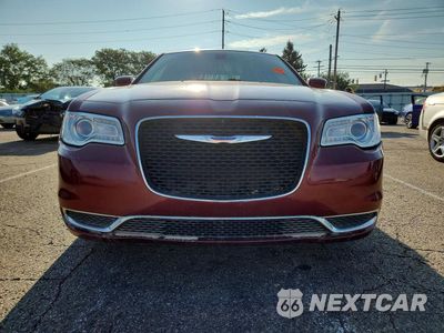Piąte zdjęcie samochodu w środku: 2018 CHRYSLER 300 TOURING VIN:2C3CCAAG5JH275466 - miniatura