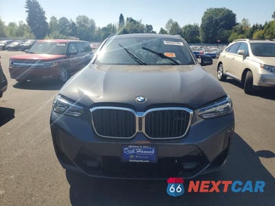 Piąte zdjęcie samochodu w środku: 2023 BMW X4 M VIN:5YM23EC02P9T18059 - miniatura