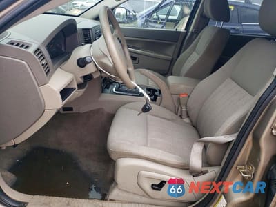 Zdjęcie 7 z 12 samochodu: 2005 JEEP GRAND CHEROKEE LAREDO VIN:1J4GR48K55C674937 - miniatura