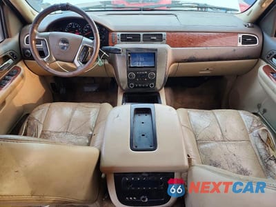 Zdjęcie 8 z 12 samochodu: 2007 GMC YUKON XL C1500 VIN:1GKFC16077J187096 - miniatura