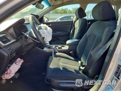 Zdjęcie 7 z 13 samochodu: 2019 KIA OPTIMA LX VIN:5XXGT4L38KG318842 - miniatura