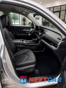 Piąte zdjęcie samochodu w środku: 2025 TOYOTA GRAND HIGHLANDER XLE VIN:5TDAAAB59SS090491 - miniatura