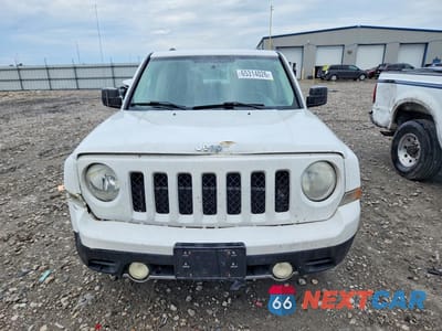 Piąte zdjęcie samochodu w środku: 2012 JEEP PATRIOT LIMITED VIN:1C4NJPCB7CD611391 - miniatura