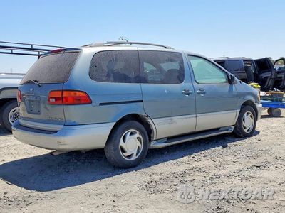 Trzecie zdjęcie samochodu z tyłu: 2000 TOYOTA SIENNA XLE VIN:4T3ZF13C0YU300677 - miniatura