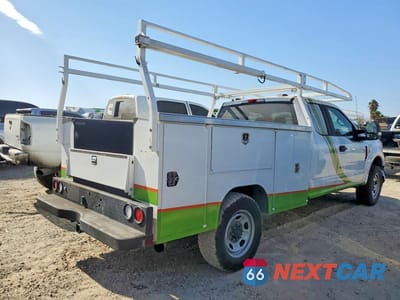 Trzecie zdjęcie samochodu z tyłu: 2022 FORD F350 SUPER DUTY VIN:1FD8X3A6XNED47232 - miniatura