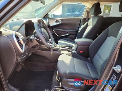 Zdjęcie 7 z 12 samochodu: 2022 KIA SOUL LX VIN:KNDJ23AU6N7824603 - miniatura