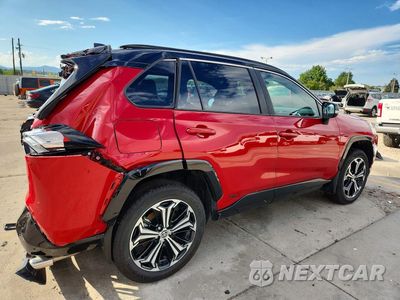 Trzecie zdjęcie samochodu z tyłu: 2025 TOYOTA RAV4 XSE VIN:JTMEB3FVXSD256467 - miniatura