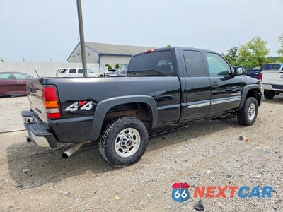 Trzecie zdjęcie samochodu z tyłu: 2004 GMC SIERRA K2500 HEAVY DUTY VIN:1GTHK29174E213122 - miniatura
