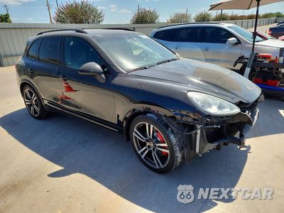 Czwarte zdjęcie samochodu z boku: 2014 PORSCHE CAYENNE TURBO VIN:WP1AC2A26ELA87317 - miniatura