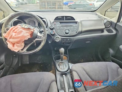 Zdjęcie 8 z 12 samochodu: 2012 HONDA FIT SPORT VIN:JHMGE8H52CC008102 - miniatura