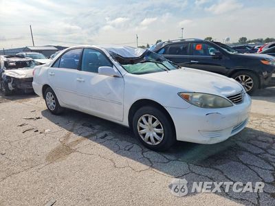 Czwarte zdjęcie samochodu z boku: 2005 TOYOTA CAMRY LE VIN:4T1BE32K55U561462 - miniatura