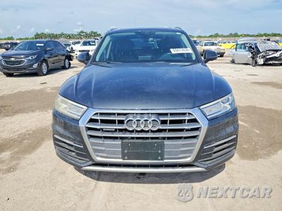 Piąte zdjęcie samochodu w środku: 2019 AUDI Q5 PREMIUM VIN:WA1ANAFY2K2049386 - miniatura