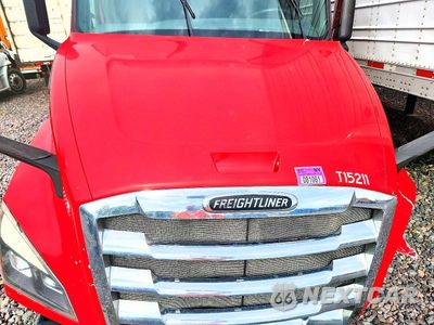 Zdjęcie 11 z 14 samochodu: 2019 FREIGHTLINER CASCADIA 126 SEMI TRUCK VIN:3AKJHHDR2KSKF3612 - miniatura