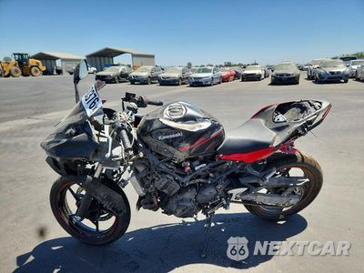 Trzecie zdjęcie samochodu z tyłu: 2025 KAWASAKI EX500 VIN:ML5EXGG16SDA68482 - miniatura