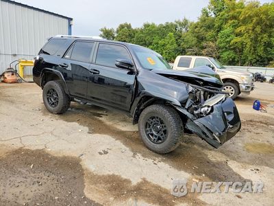 Czwarte zdjęcie samochodu z boku: 2018 TOYOTA 4RUNNER SR5 VIN:JTEZU5JR4J5187202 - miniatura
